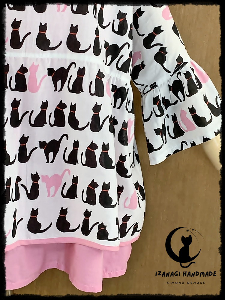 「猫たちと過ごす癒しの時」アンサンブルセットアップ  ハイブリッド IZANAGI HEARTMADE 唯一無二