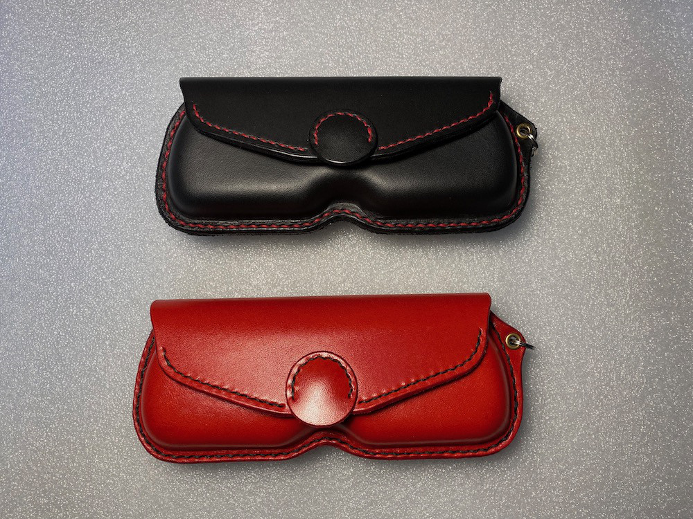 メーミ様特注品　眼鏡ケース　（ハトメ穴付き赤・黒セット）