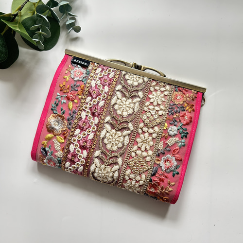 2wayで使える♪インド刺繍リボン マルチケース☆ Dカン付き お
