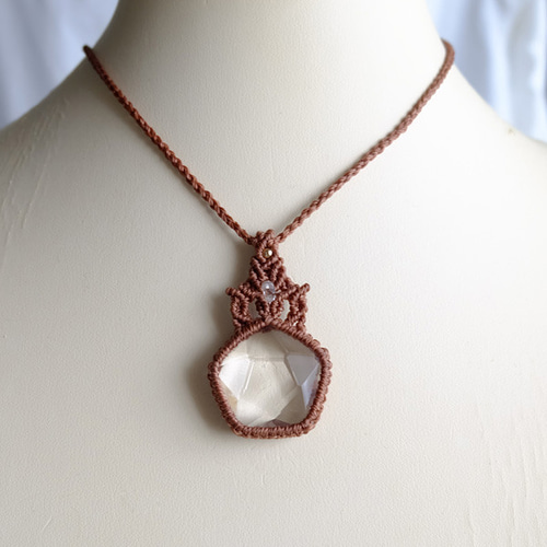 紅景』アンデシンドロップと水晶のマクラメペンダントネックレス 紅景