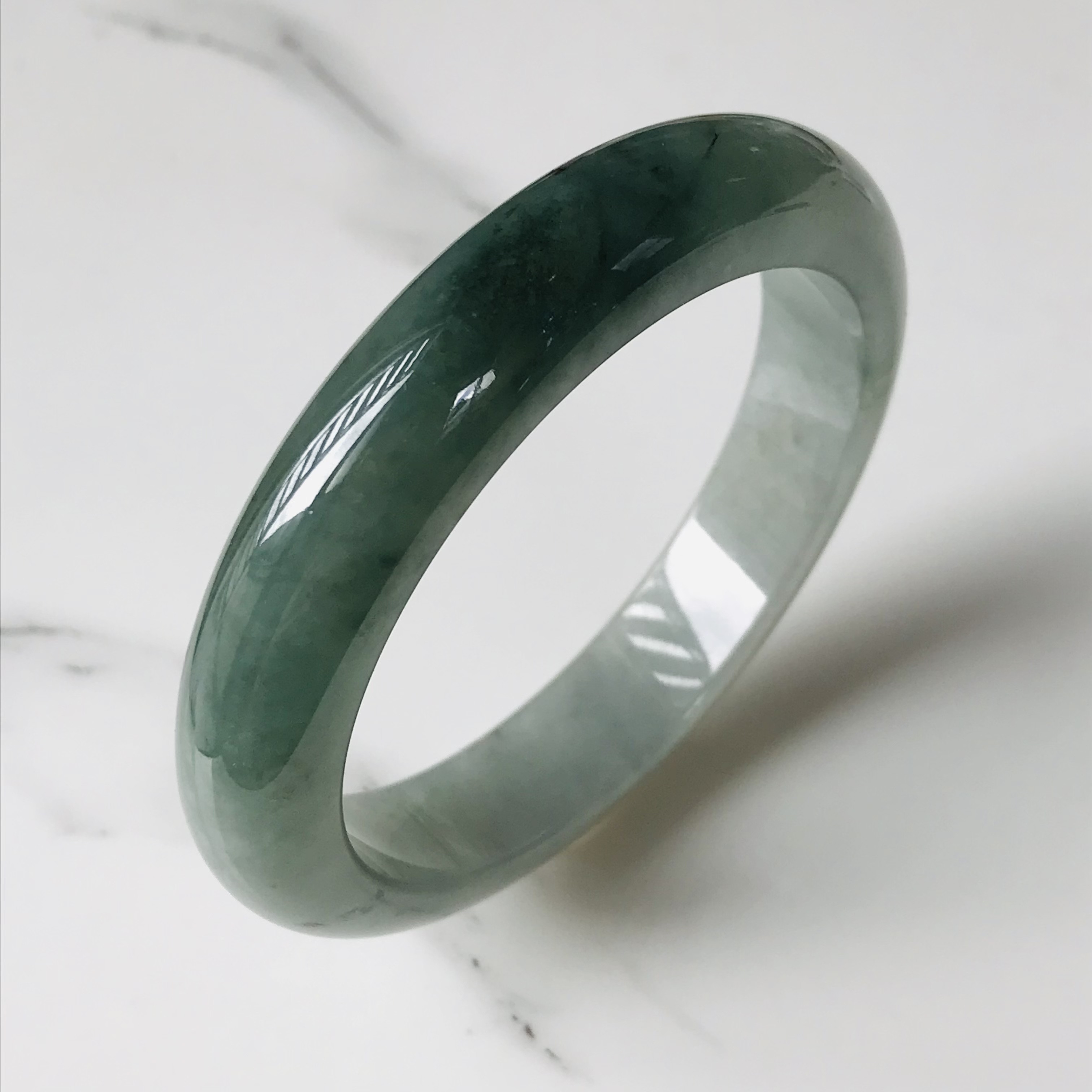 【B810-071】ジェイド　翡翠　ヒスイ　一点もの　希少　バングル　ミャンマー産　54.9mm