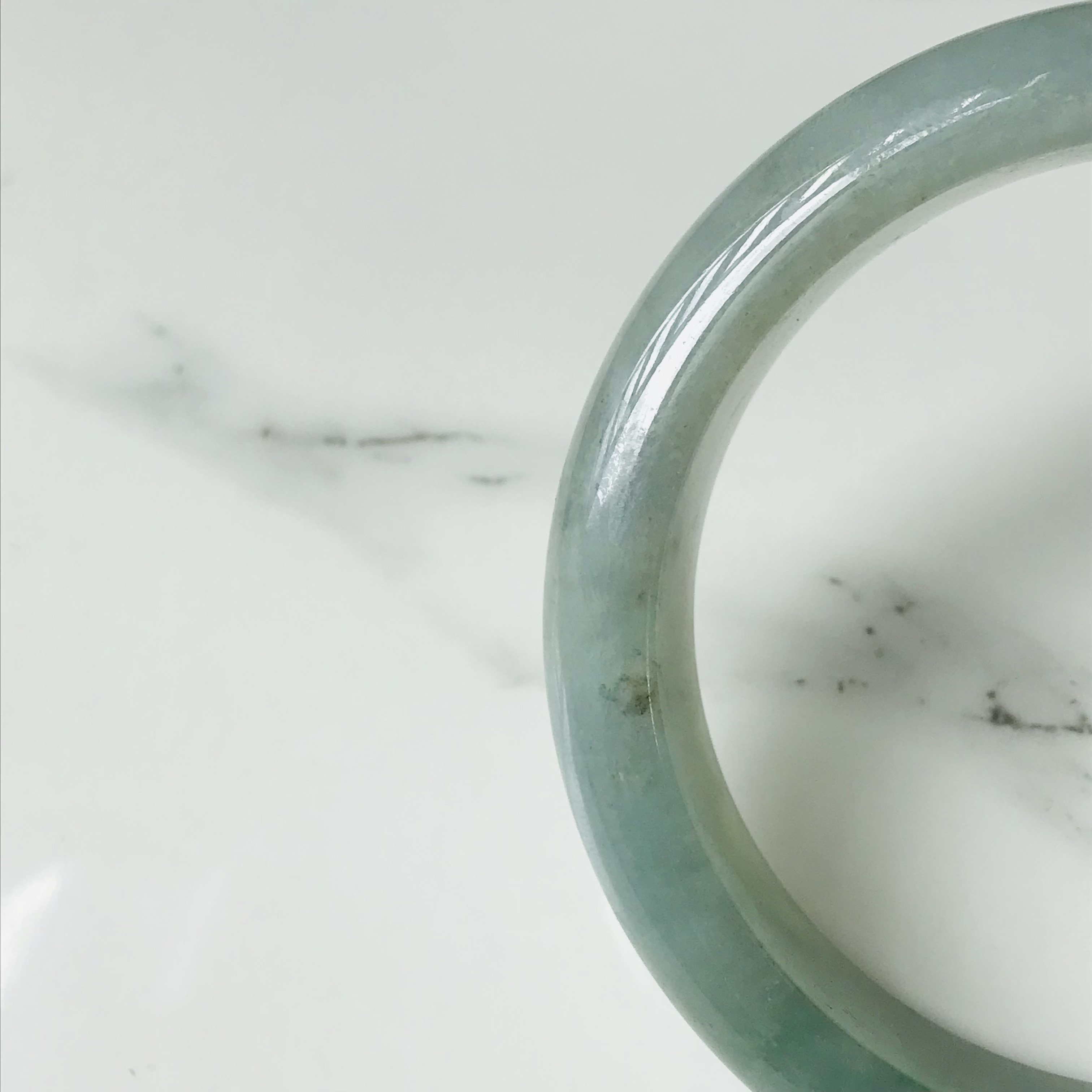 【B810-071】ジェイド　翡翠　ヒスイ　一点もの　希少　バングル　ミャンマー産　54.9mm