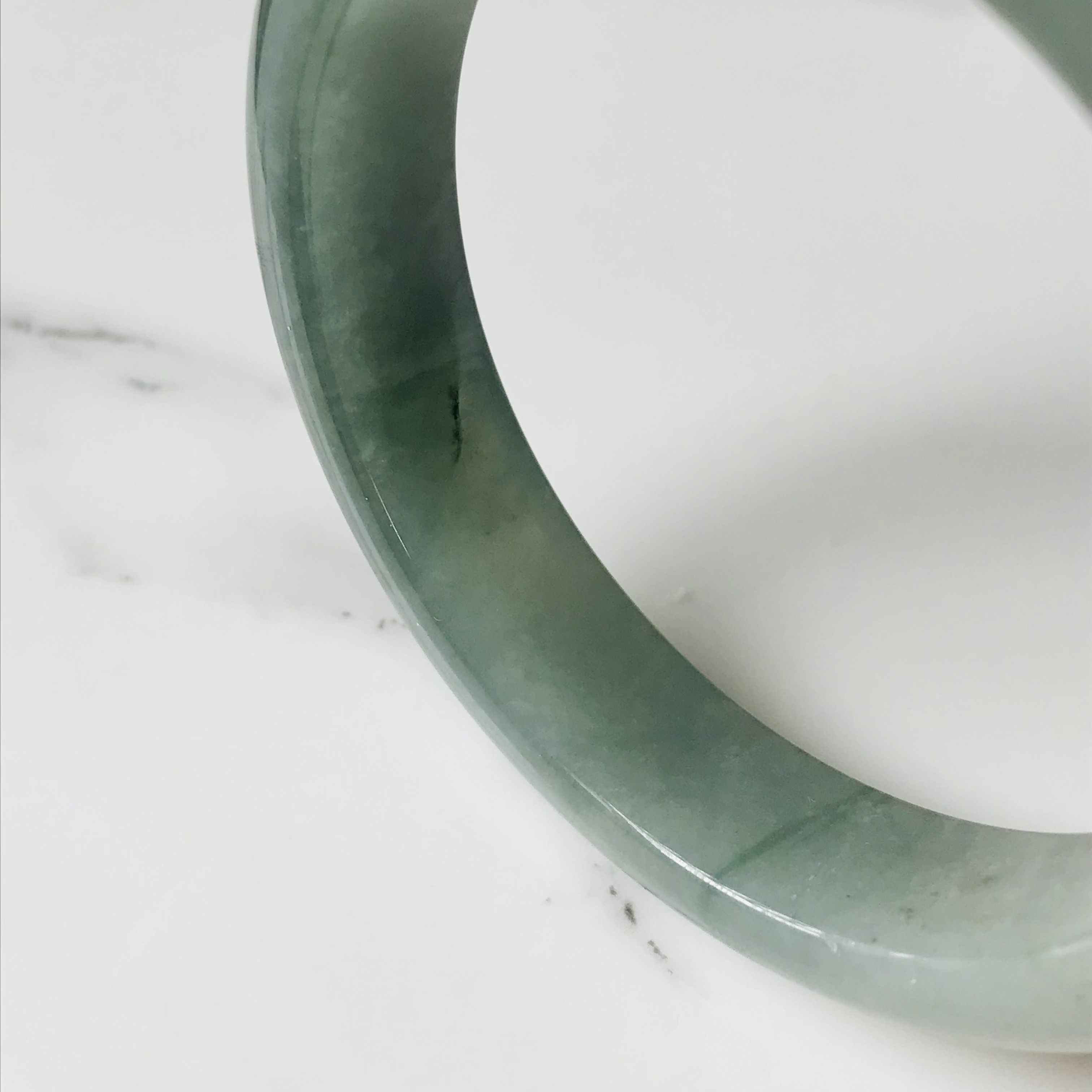 【B810-071】ジェイド　翡翠　ヒスイ　一点もの　希少　バングル　ミャンマー産　54.9mm