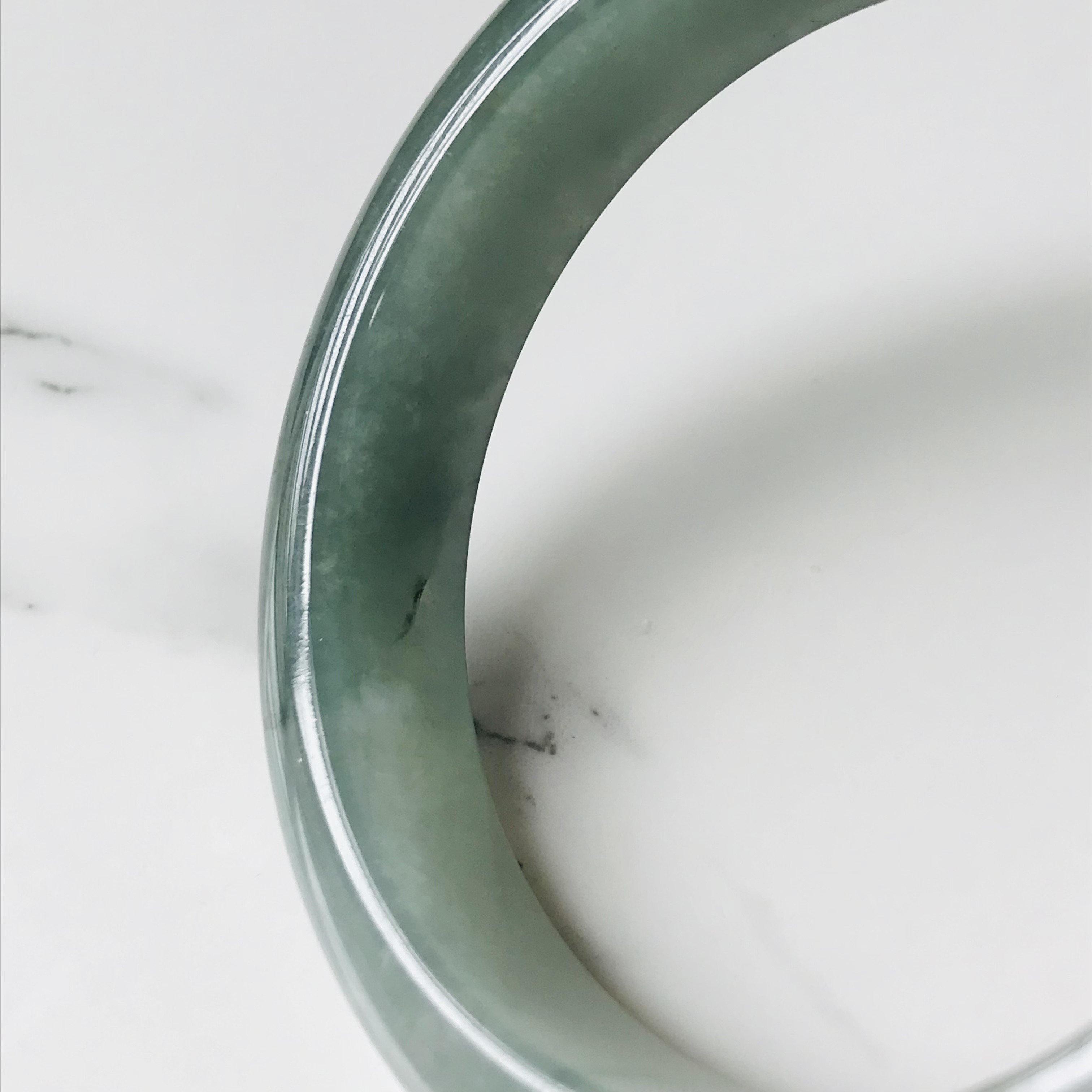 【B810-071】ジェイド　翡翠　ヒスイ　一点もの　希少　バングル　ミャンマー産　54.9mm