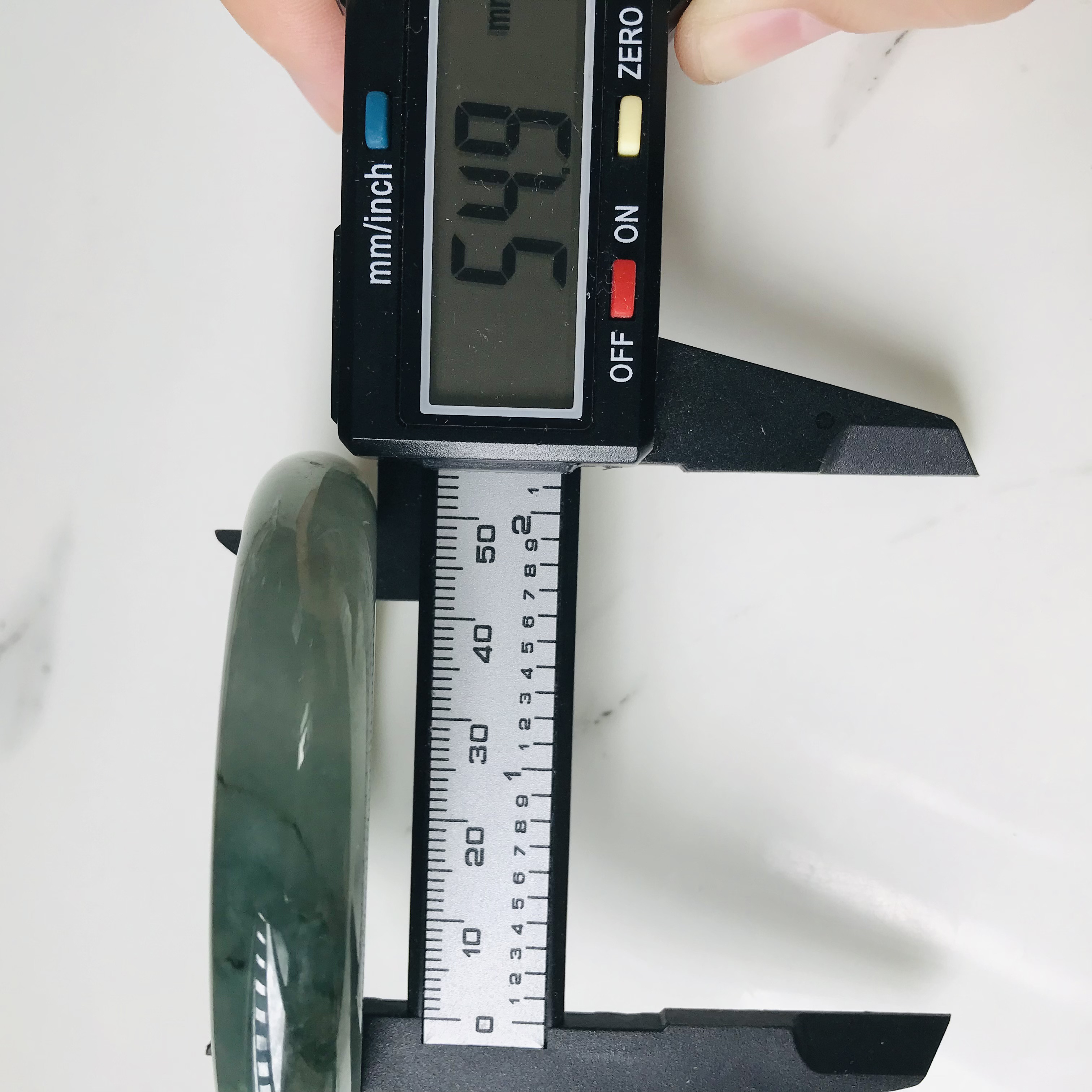 【B810-071】ジェイド　翡翠　ヒスイ　一点もの　希少　バングル　ミャンマー産　54.9mm