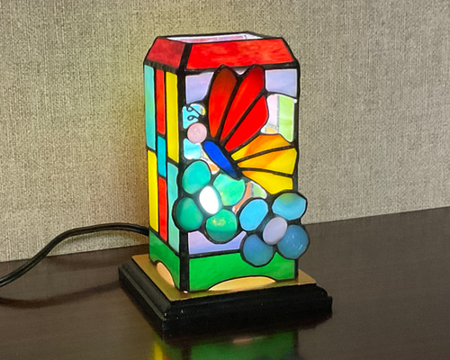 宙を舞う蝶のステンドグラスランプ 7 スタンドライト・テーブルランプ