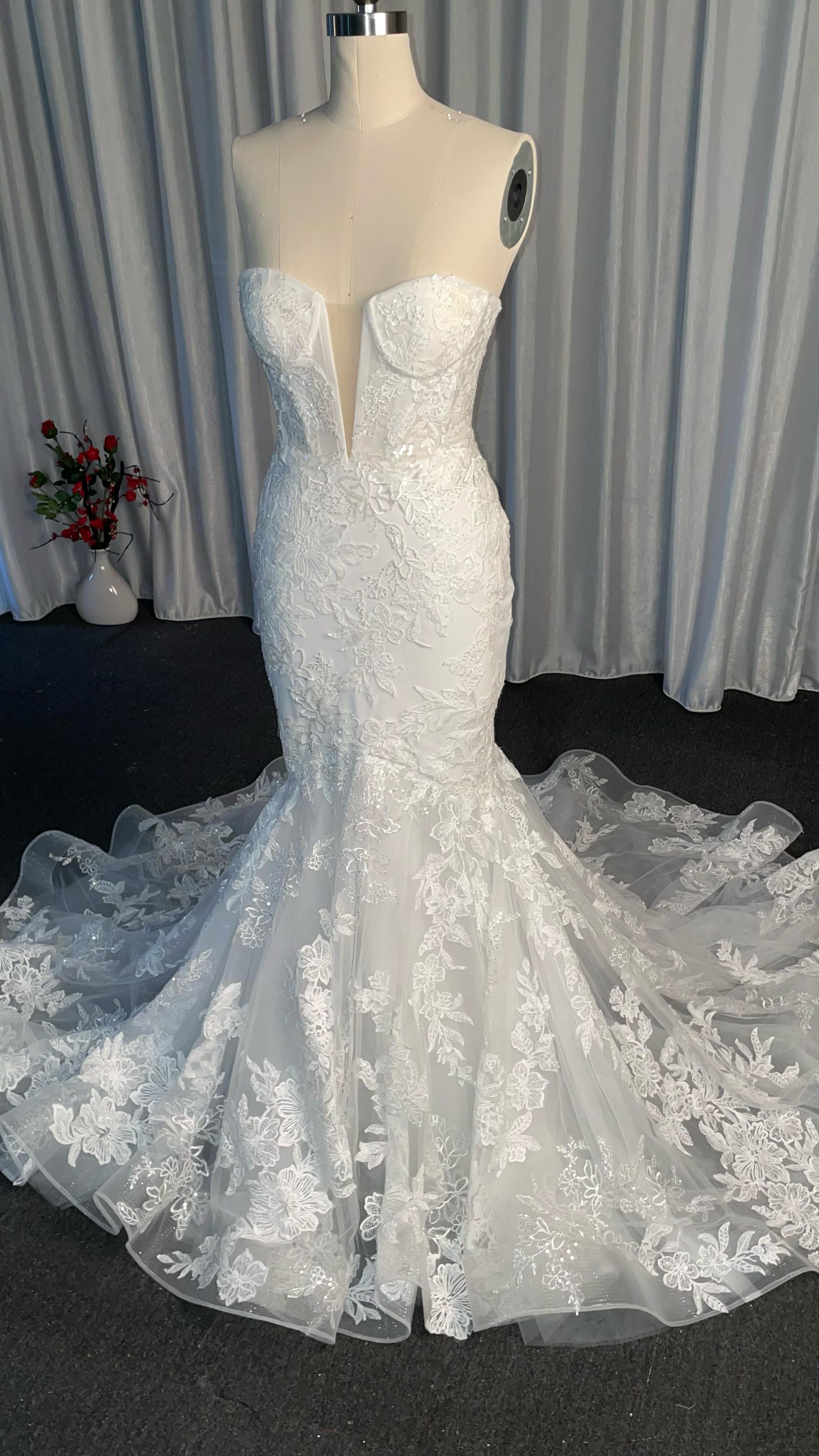美品　咲き誇るレース　マーメイドドレス　袖無し　チューブトップ　総レース　上品　前撮り　二次会ドレス　大人気ウェディング