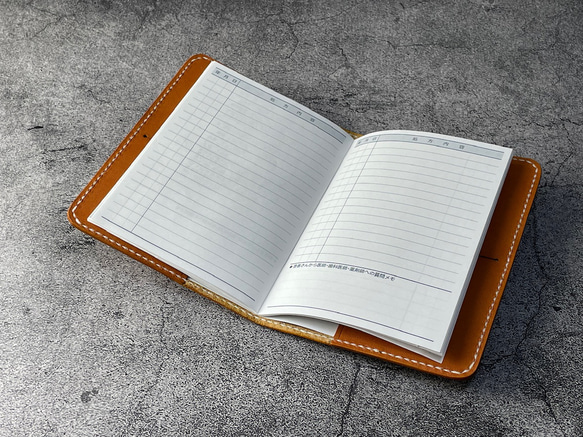 【手縫】おくすり手帳用キャメル本革カバー（カードポケット付） 2枚目の画像