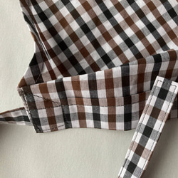 ひも付きタック入りバブーシュカ三角巾　ブラウン系ギンガムチェック（黒タグ） 6枚目の画像
