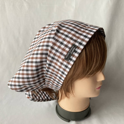 ひも付きタック入りバブーシュカ三角巾　ブラウン系ギンガムチェック（黒タグ） 2枚目の画像
