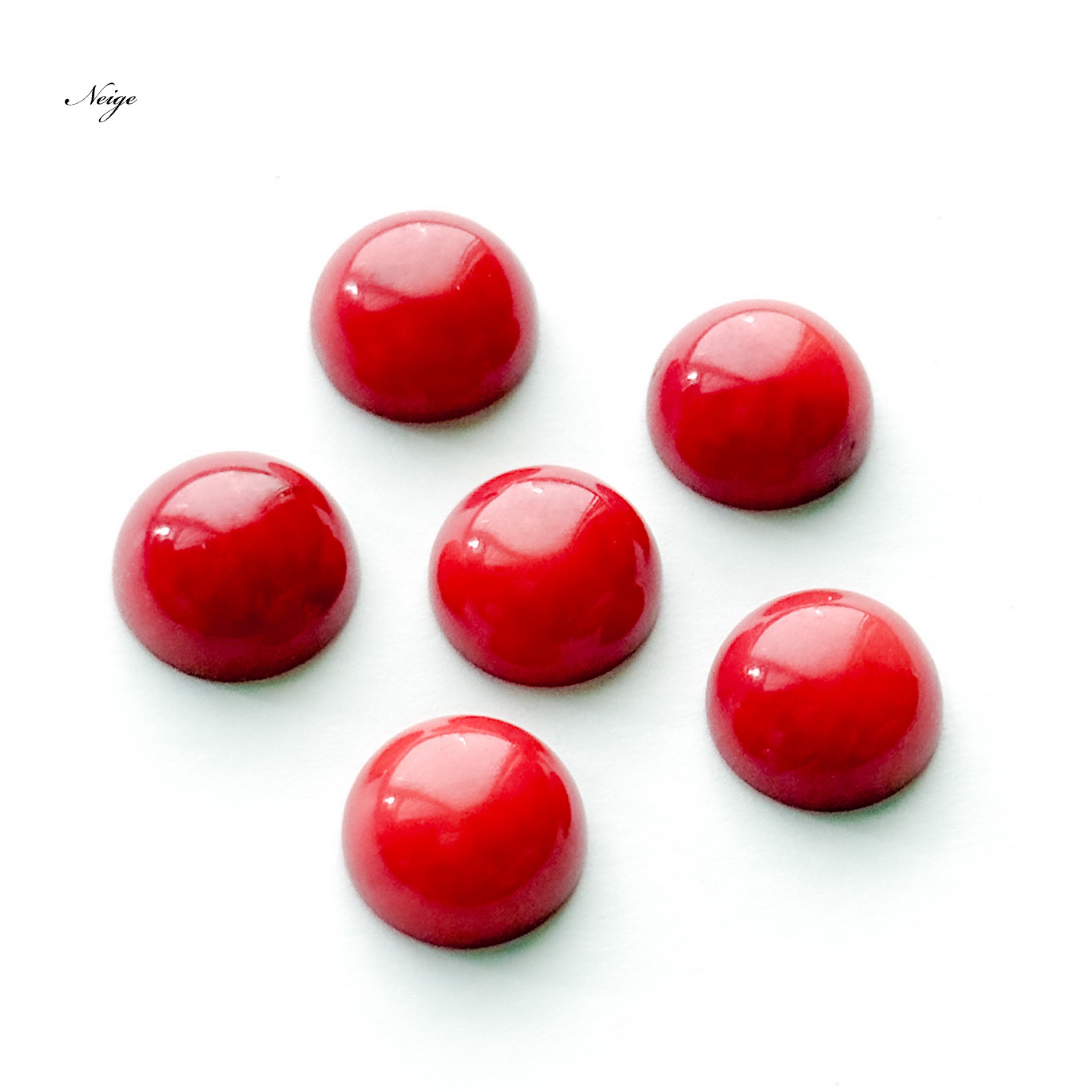 赤珊瑚・レッドコーラル(染) ラウンド カボション6.5〜7mm 1粒