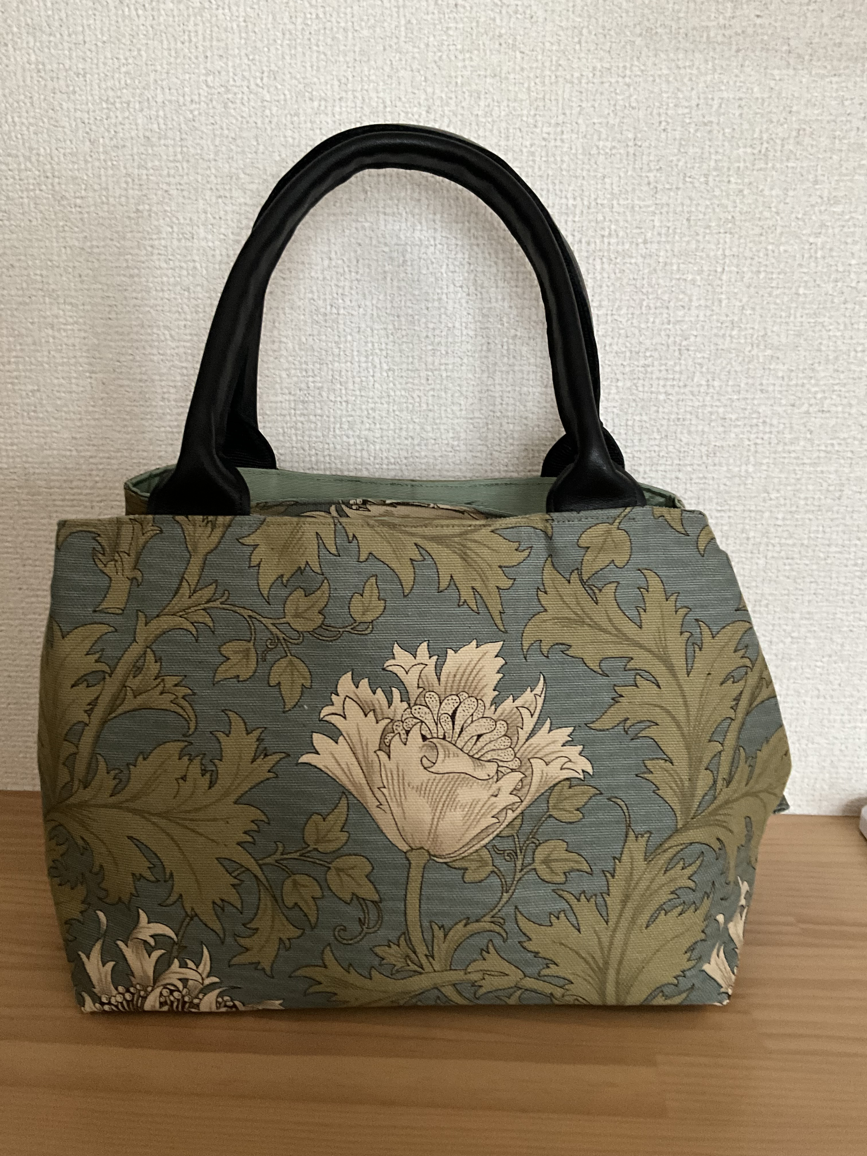 ウイリアムモリスアネモネボストンバック