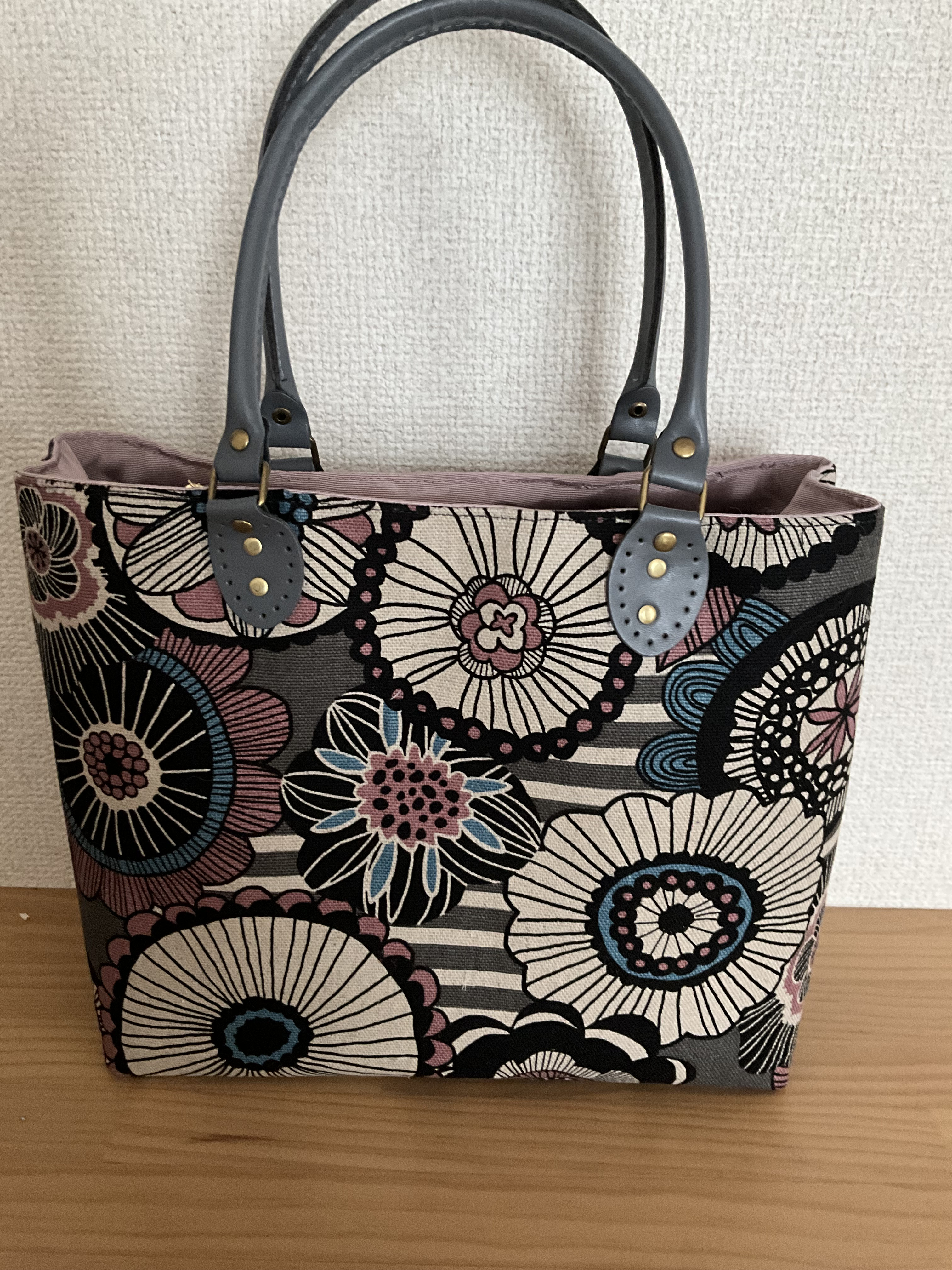 花柄ファスナー仕切り付きトートバッグ