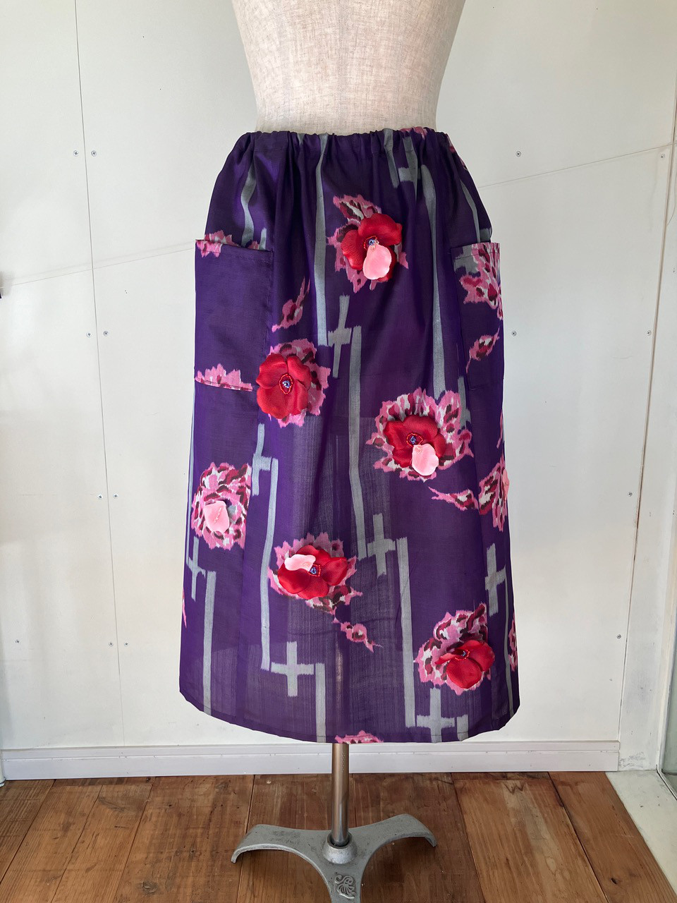 ヴィンテージ着物地のタブリエ「むらさきの椿姫」