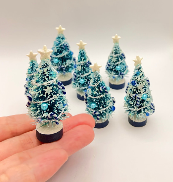 光るミニチュアクリスマスツリー（蓄光／ブルー) クリスマスツリー