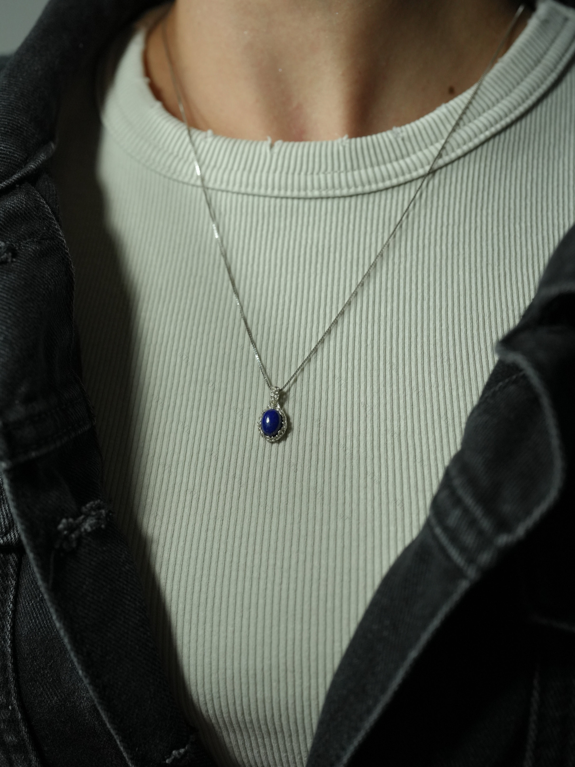 ハンドメイドのシルバーペンダント  Rhizoma（リゾーマ) ラピスラズリ 10×8mm