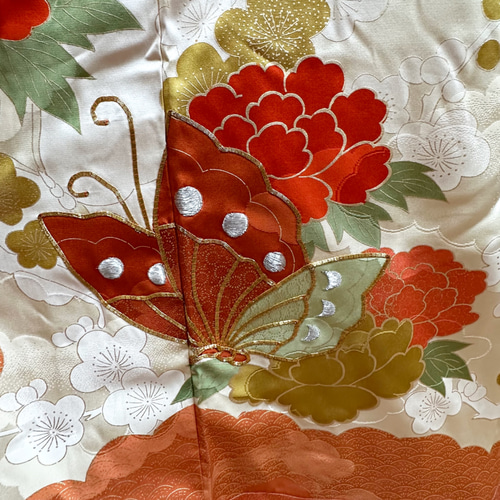 豪華！振袖 着物リメイク ドレス ふりふわ襟 オフホワイトに刺繍
