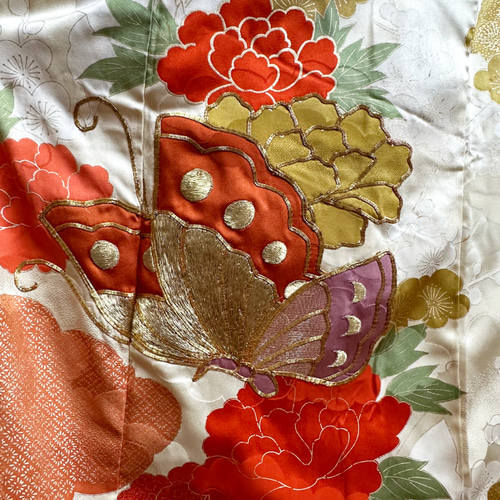 豪華！振袖 着物リメイク ドレス ふりふわ襟 オフホワイトに刺繍