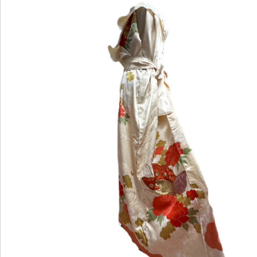 振袖リメイクワンピース 刺繍や金彩の華やかな花柄 振袖リメイクワンピース 刺繍や金彩の華やかな花柄