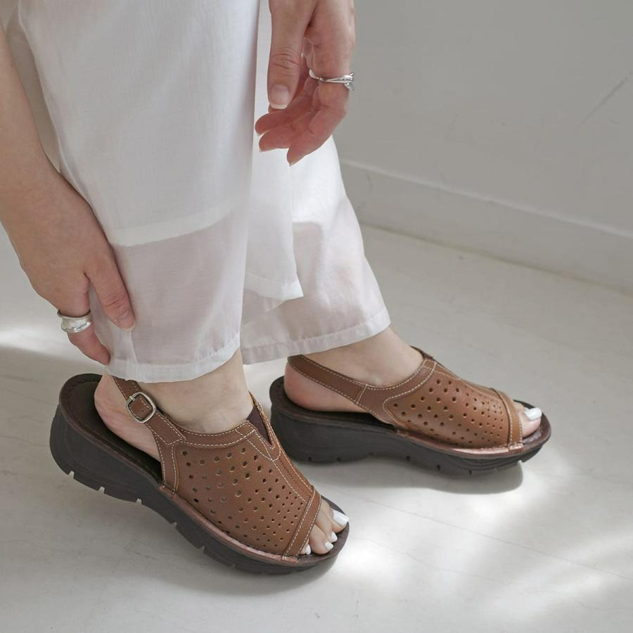 マジックテープでお好みのフィット感に調整できる 本革サンダル / PO5716