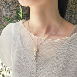 白色紫藤項鍊，淡水珍珠，醫用不鏽鋼，60公分滑軌 - 白色紫藤 第4張的照片