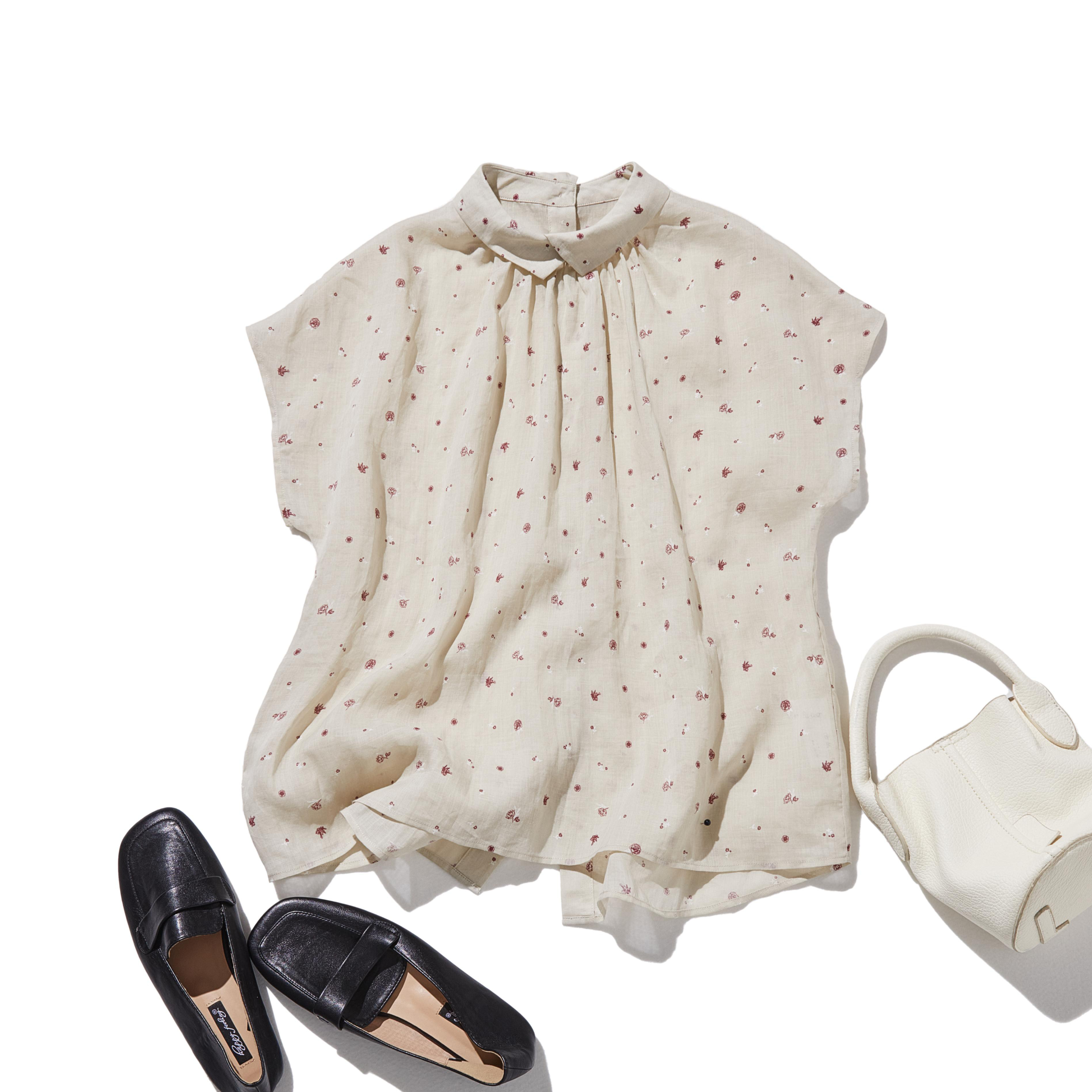 ★即納★絶妙な風合い　花柄プリント　麻100％ブラウス　フレンチスリーブブラウス　ベージュ 250803-1