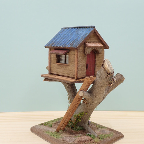 ミニチュア 森のツリーハウス（秘密基地⭐︎）1/50サイズ【送料