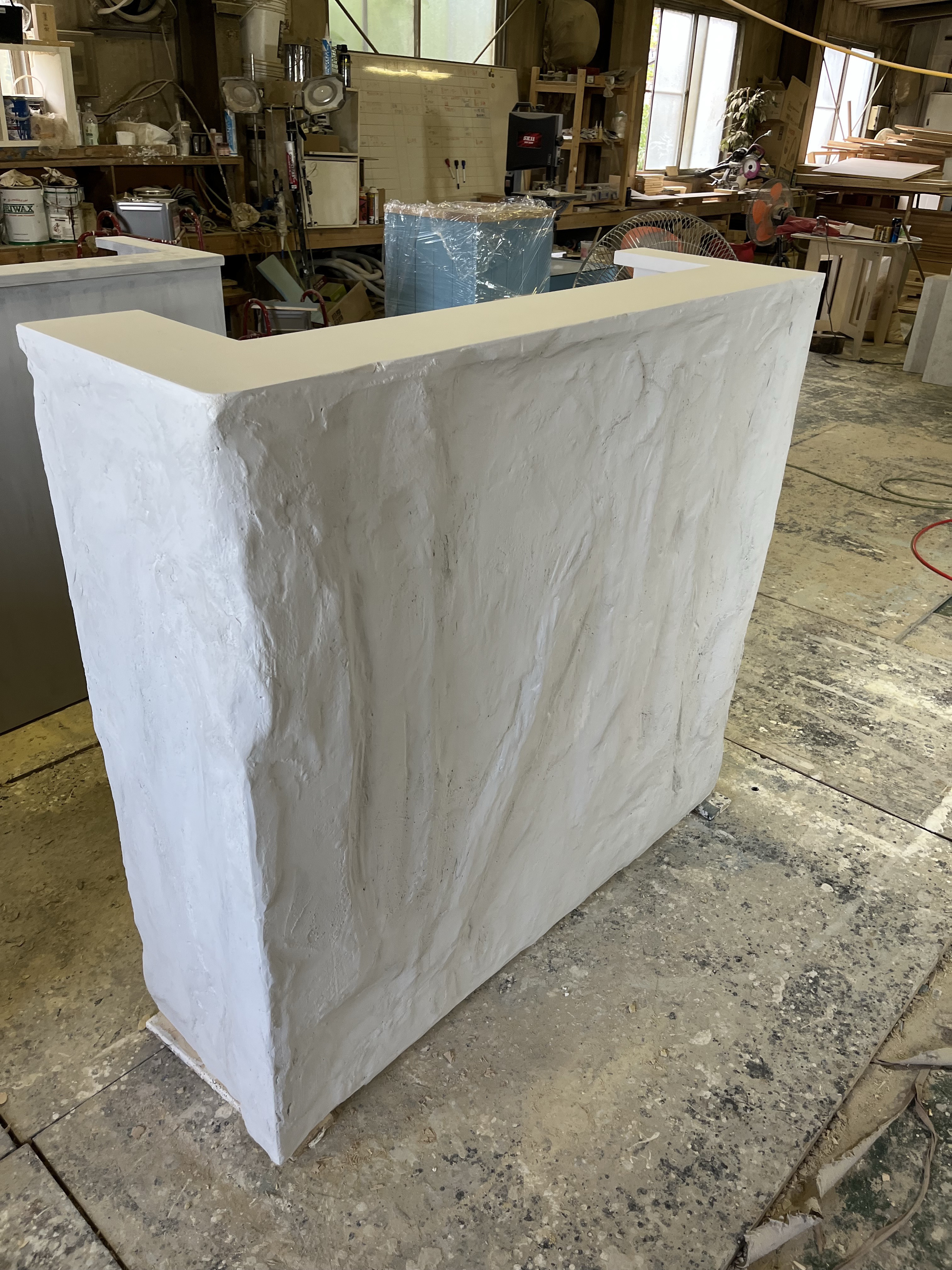 岩っぽい　レジカウンター　受付カウンター