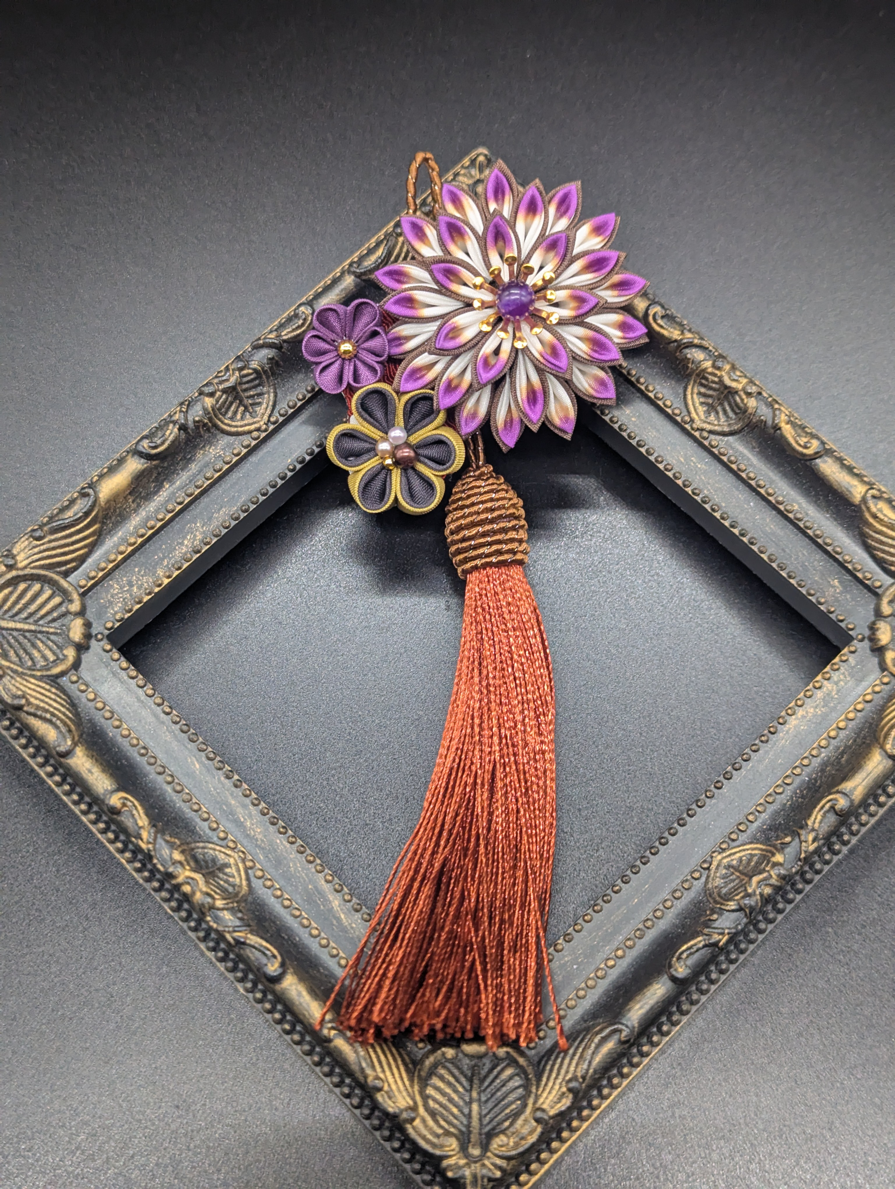 『甘棘の華』根付けにもなる簪