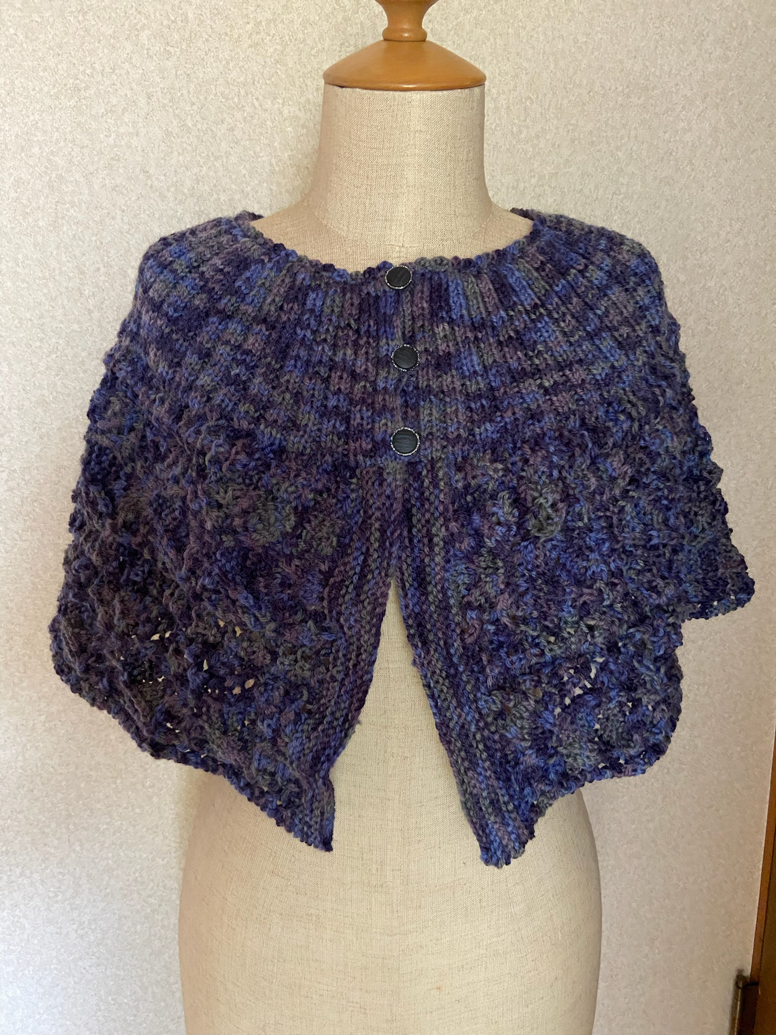 紺のマーブル模様のケープ 7,448円