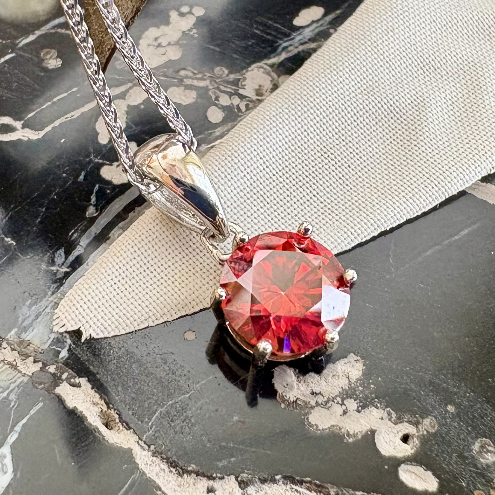 【特別価格】レッドモアサナイトネックレス185