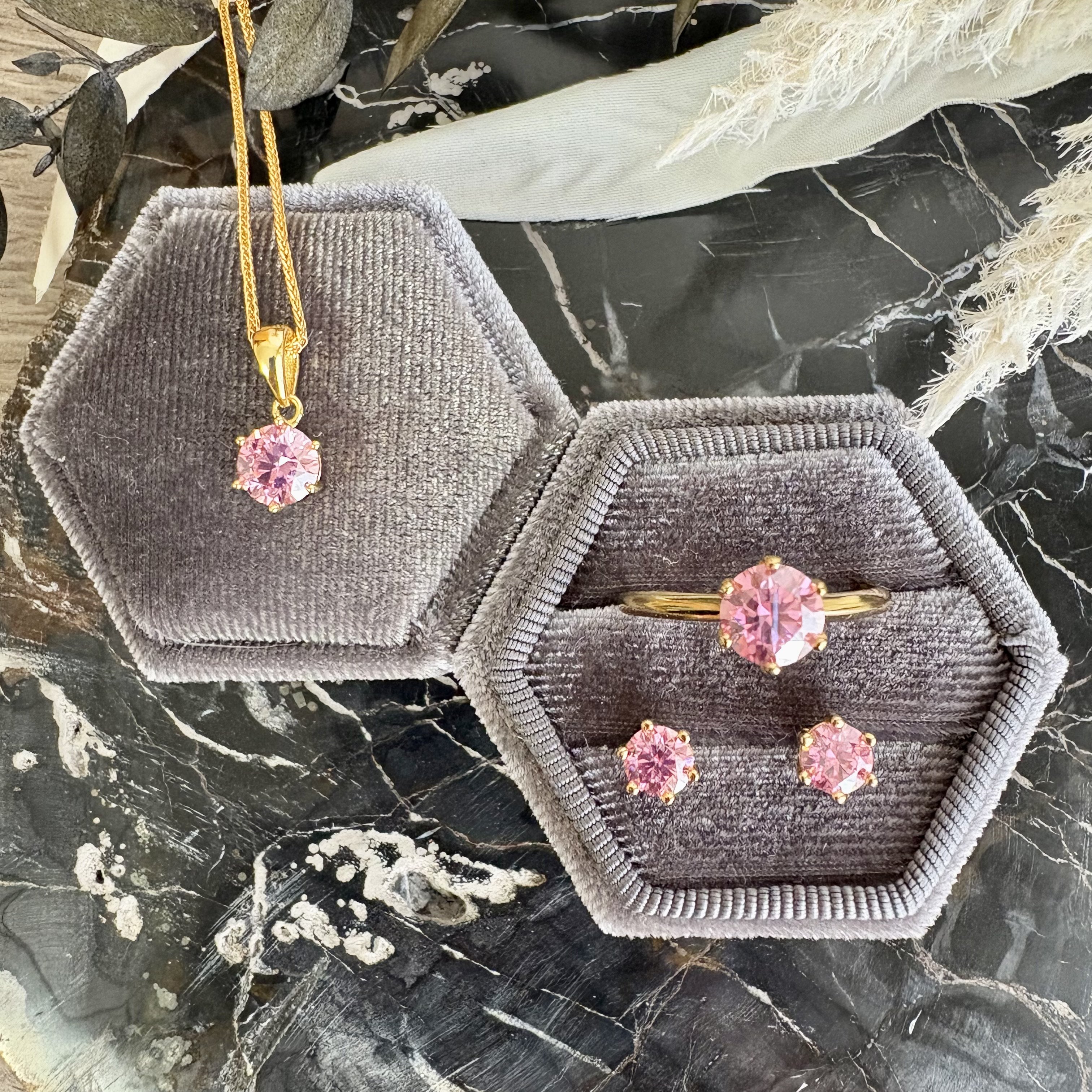 【特別価格】ピンクモアサナイト3点セット(ネックレス、ピアス、リング）188