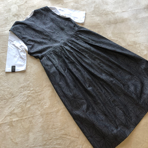 着物リメイク 本場大島紬から袖なしカシュクールワンピース 大島紬のカシュクールワンピース ジャンパースカートにもジレに