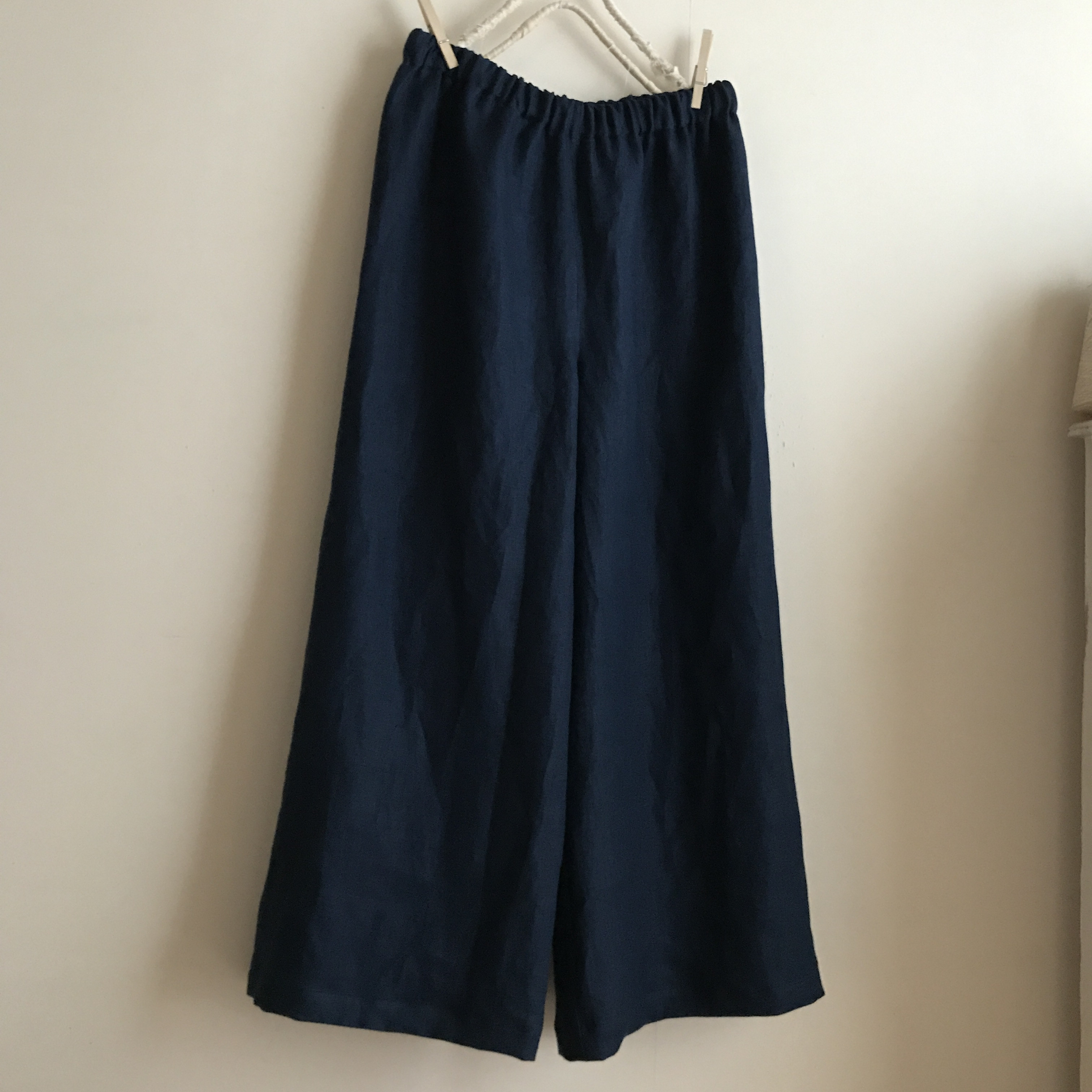 フランス　サフィラン社リネン（ネイビー）で作ったワイドパンツ