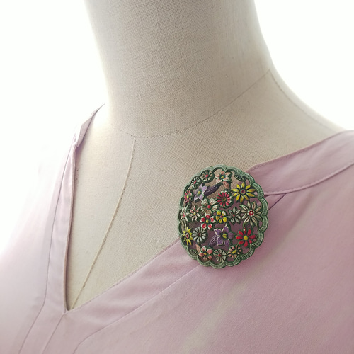 ヴィンテージ カラフルなお花達のセルロイド製ブローチ ブローチ