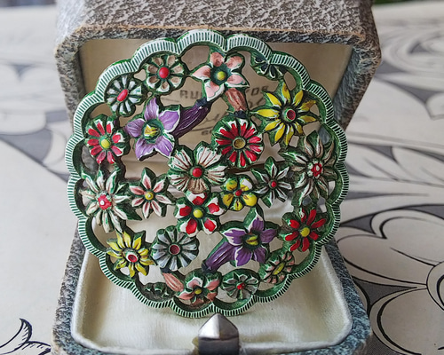 ヴィンテージ カラフルなお花達のセルロイド製ブローチ ブローチ