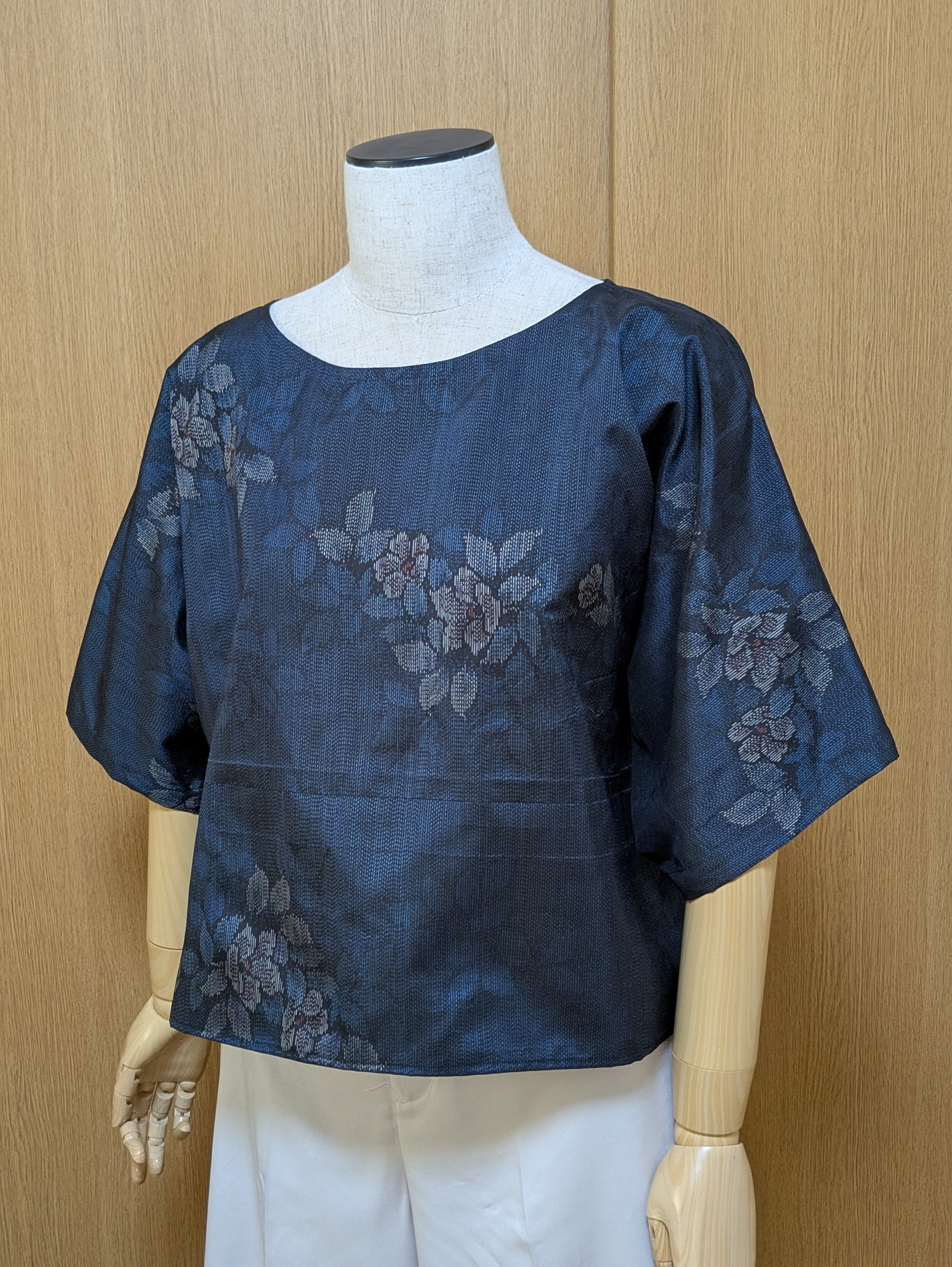 SOLD　着物リメイク　ブラウス　大島紬　フリーサイズ