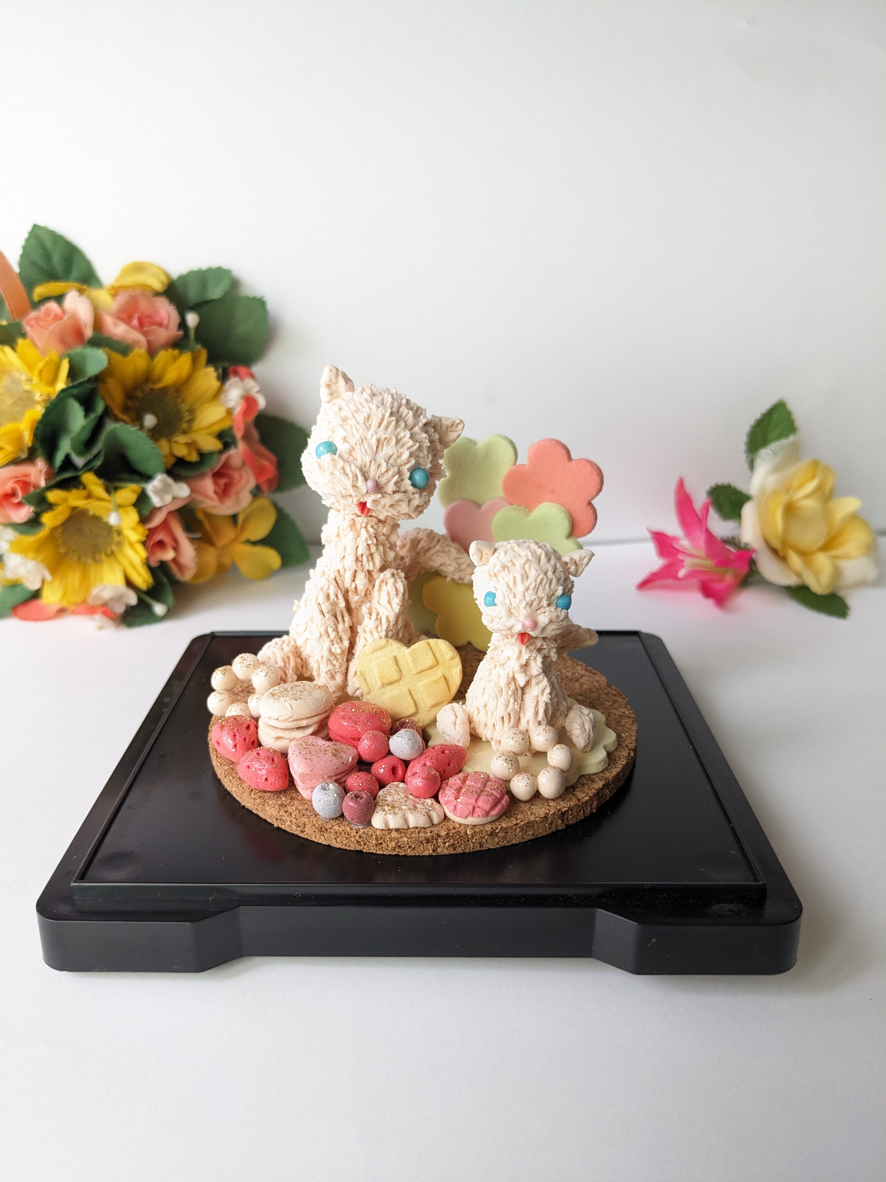 ピンクねこ置物　仲良し親子スイーツ飾り　猫人形 　動物置物　粘土