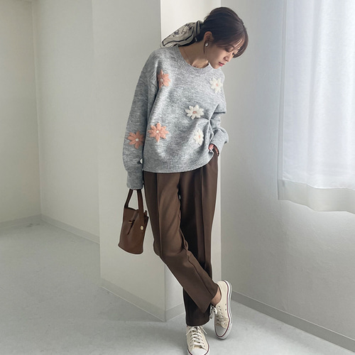 SALE】シーズンライクな手刺繍ニット 花柄 アルパカ風 ウール混 25541