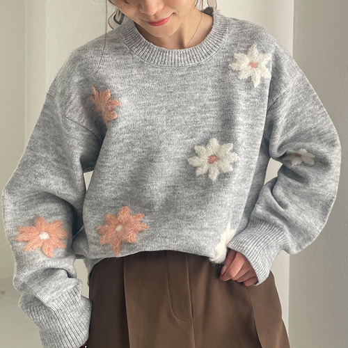 SALE】シーズンライクな手刺繍ニット 花柄 アルパカ風 ウール混 25541