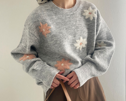 AW新作】シーズンライクな手刺繍ニット 花柄 アルパカ風 ウール混
