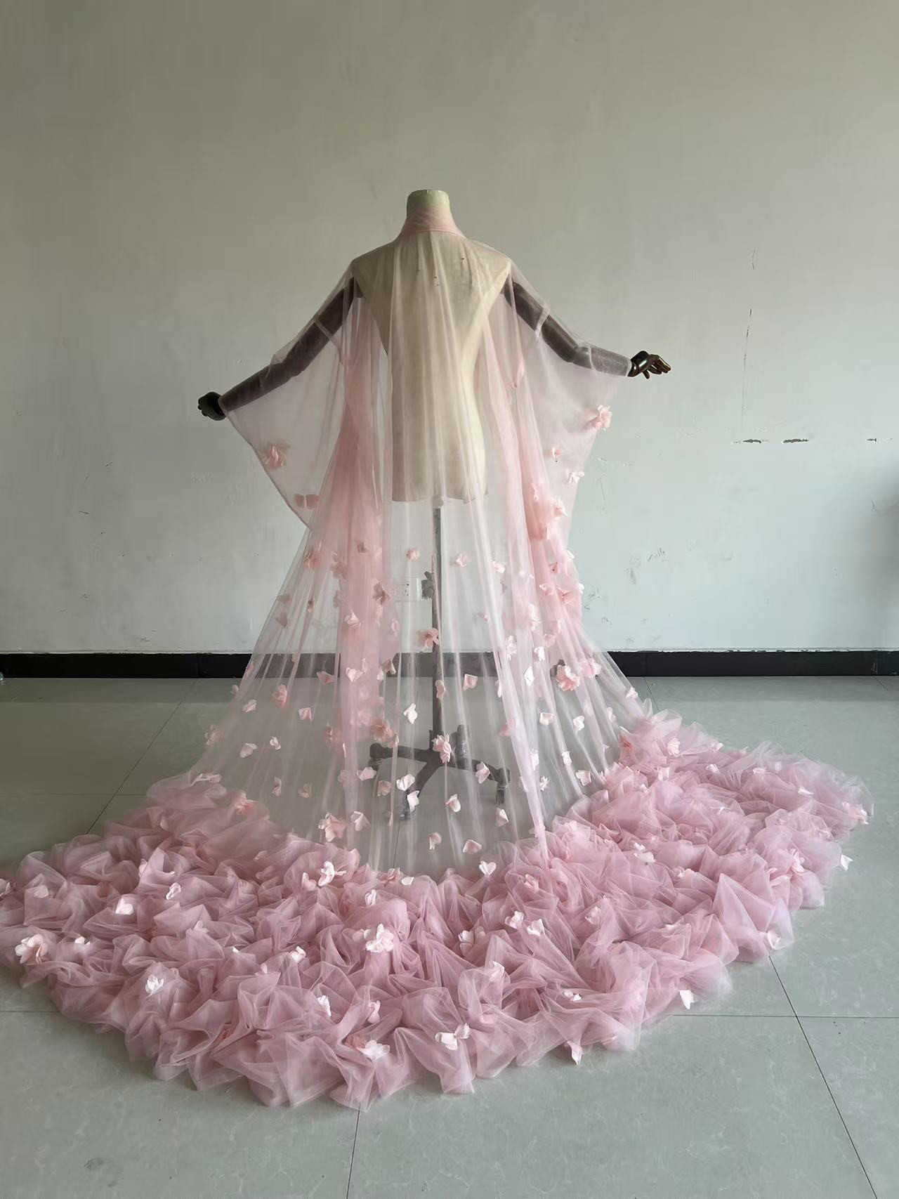 美品！ピンク ソフトチュール打掛 着物 ふわふわ袖 オーバードレス 花モチーフ 前撮り