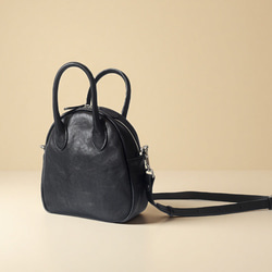 真皮兩用迷你「貝殼包」 | 柔軟皮革，小巧卻容量大，可作手提包或單肩包使用 第10張的照片