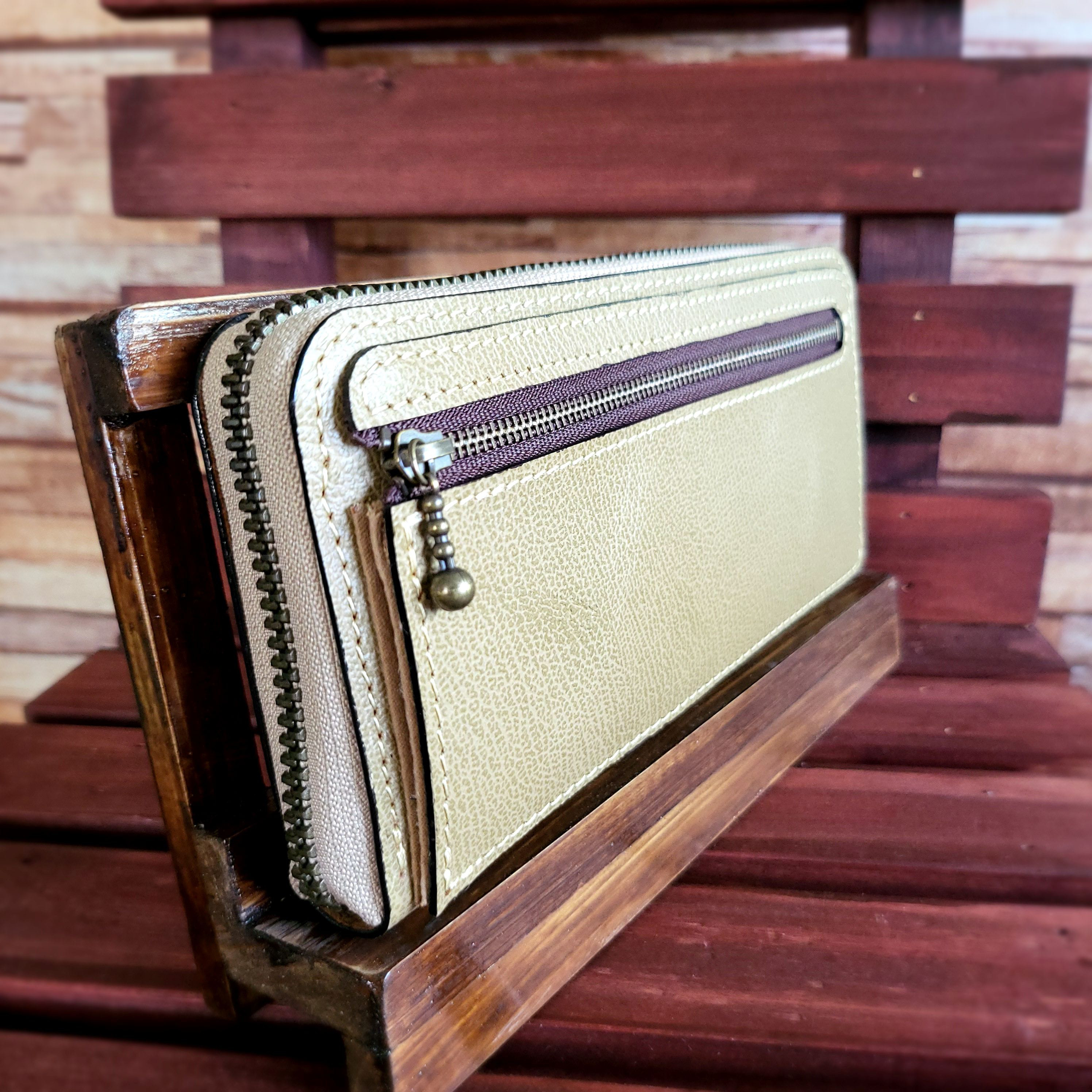 【送料無料】カード20枚収納できる！外ポケットも便利な牛革（型押し）の長財布（ラウンドファスナー）ベージュ