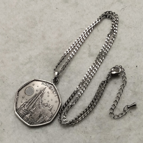 ハリー・ポッター ホグワーツ城 イギリスのコインネックレス