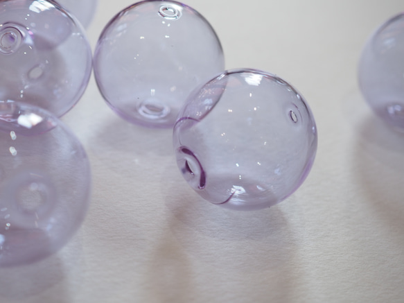 パープル　ガラス　穴あきパーツ　1個 2枚目の画像