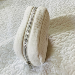 Sサイズ　ライヴリーダイナソー　選べる　minipouch ミニポーチ　ヌビ　コスメポーチ　サニタリーポーチ　恐竜刺繍　 4枚目の画像