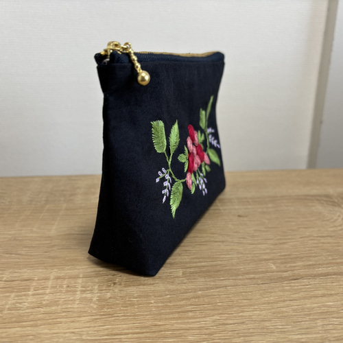 バラの刺繍ポーチ(ネイビー) ポーチ irodori〜彩〜 通販 19696580