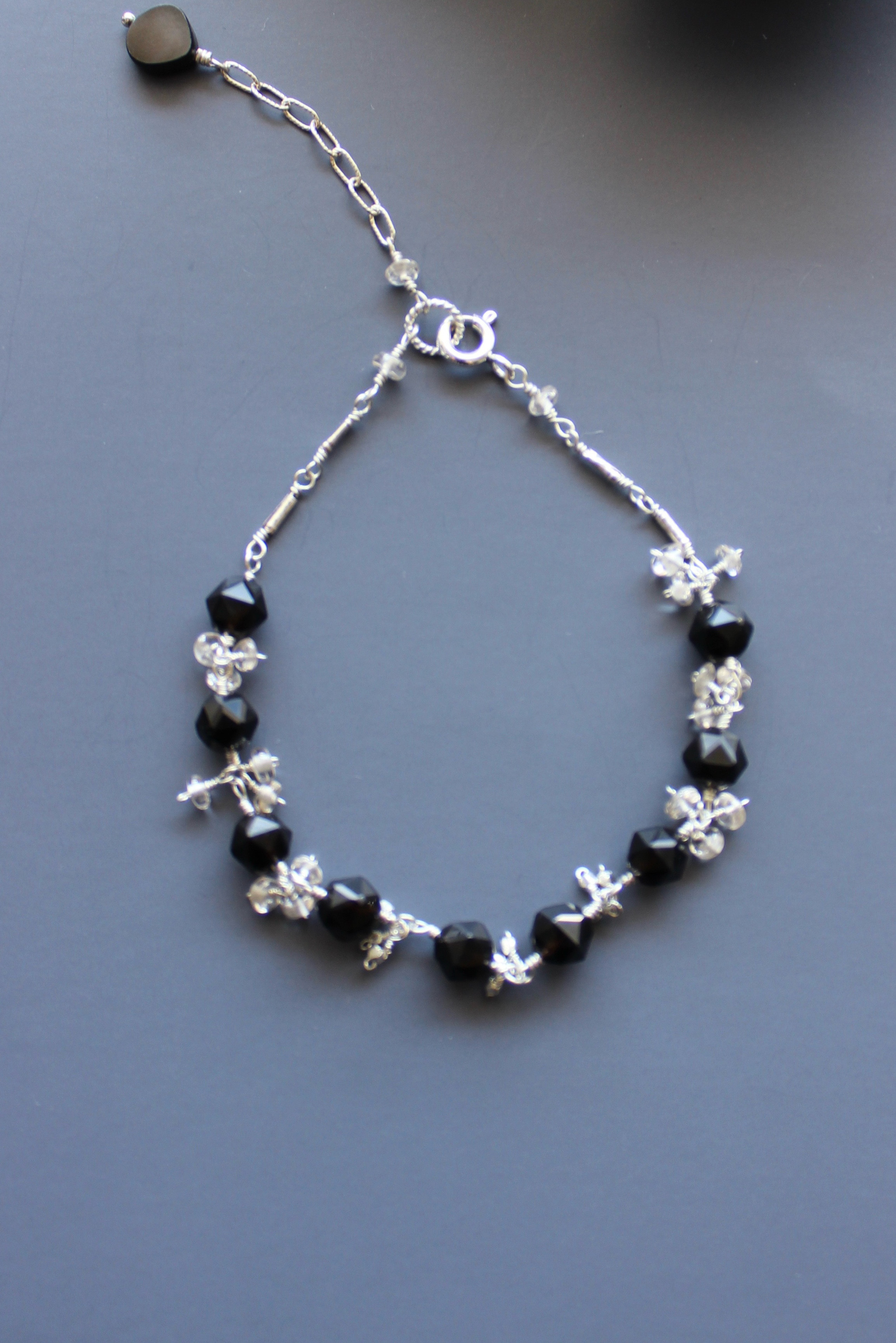 モリオン(黒水晶)とジルコン、カレンシルバーのブレスレット