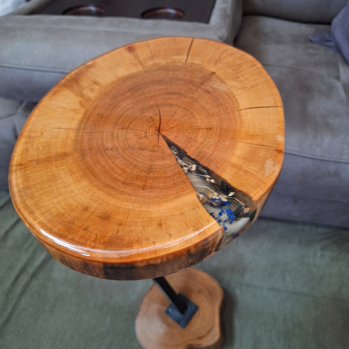 サイドテーブル栗と山桜ドライフラワーレジン